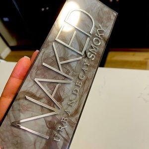 Urban Decay Naked Smokey Eyeshadow Palette